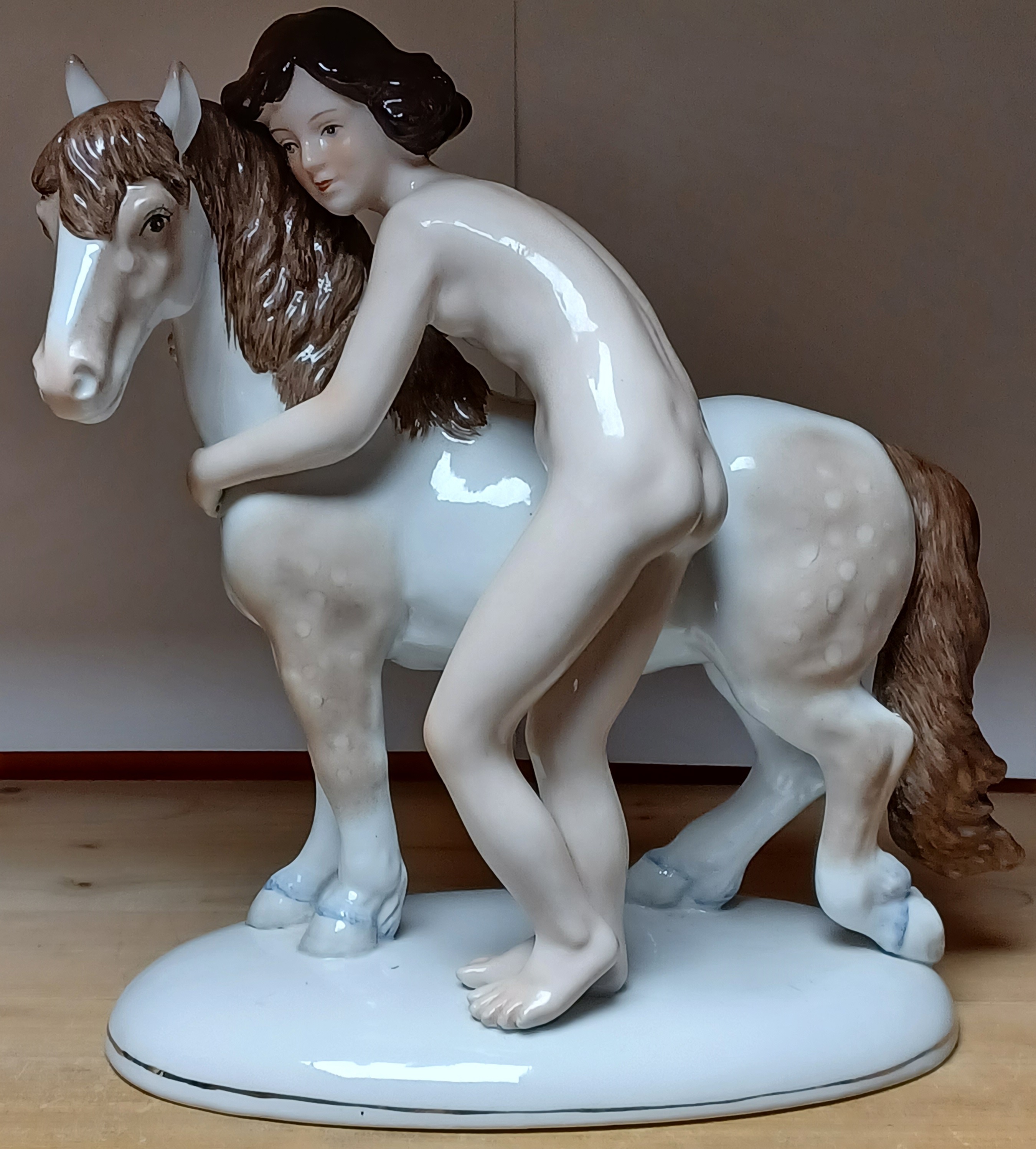 0050 Rosenthal, Nøgen pige med pony