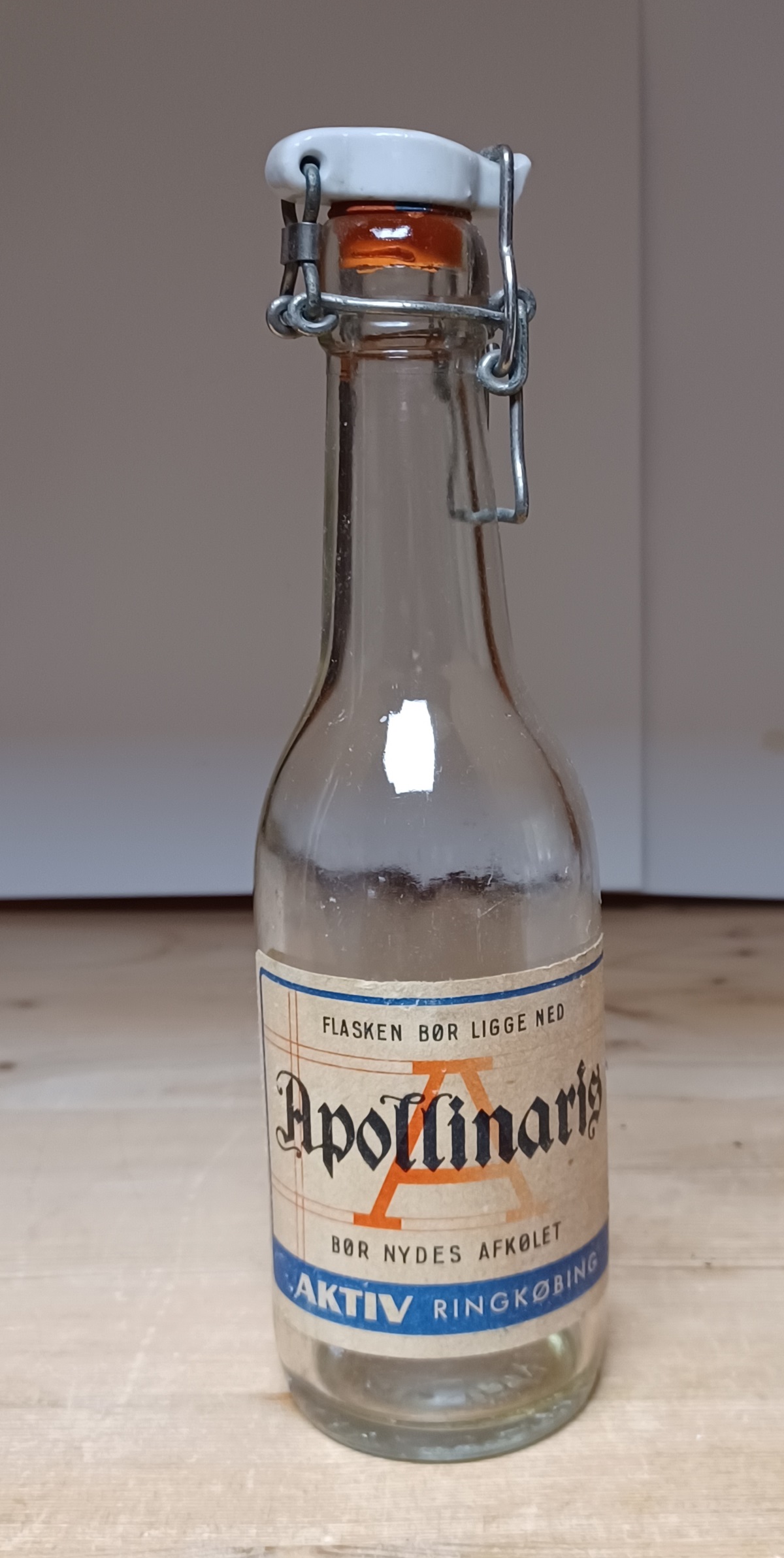 0016 Apollinaris flaske