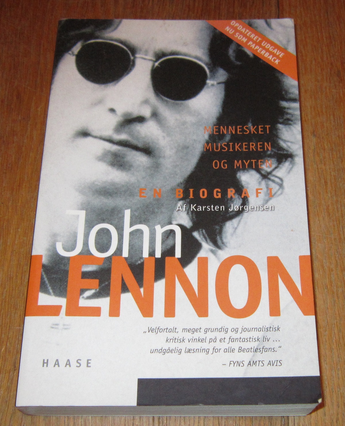 John Lennon - mennesket, musikeren og myten