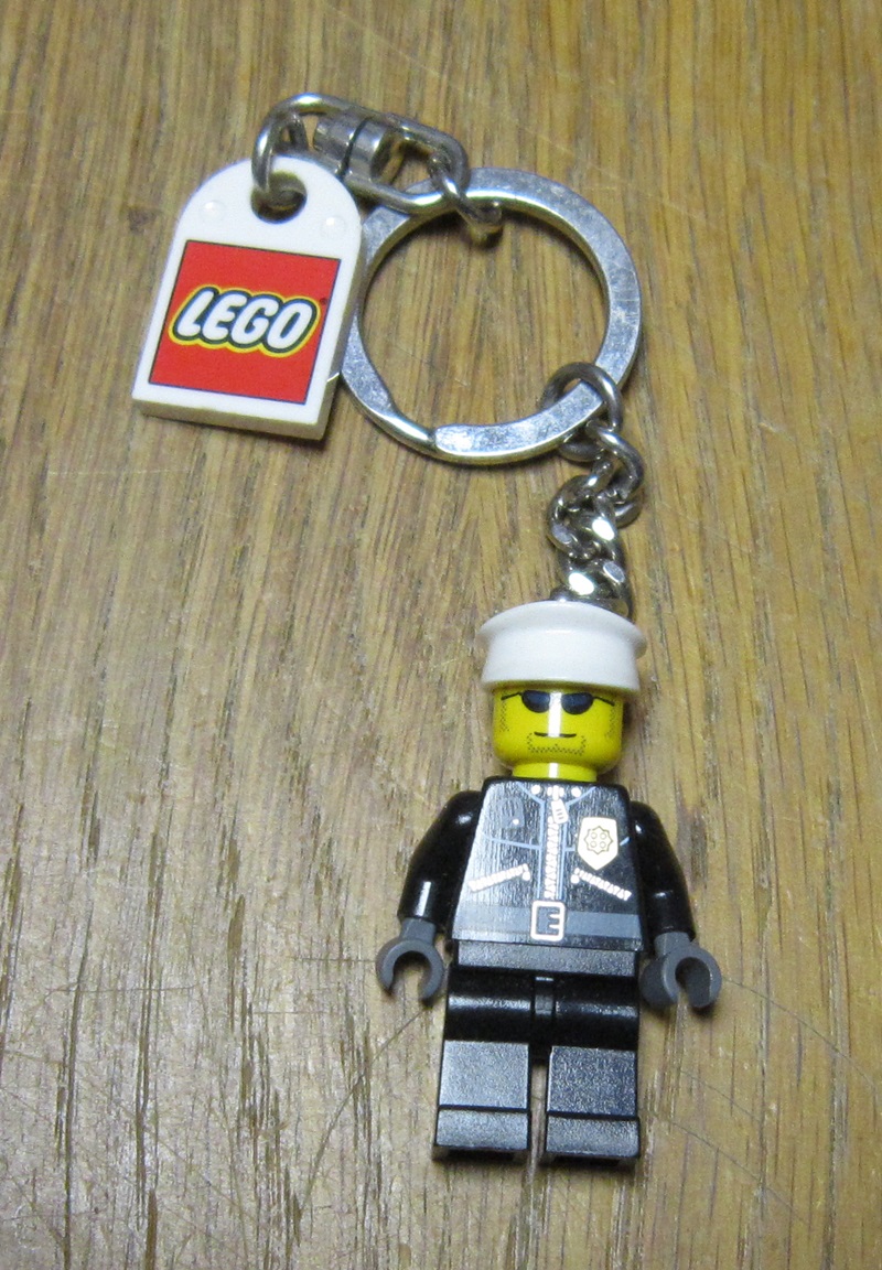 0050 Lego nøglering