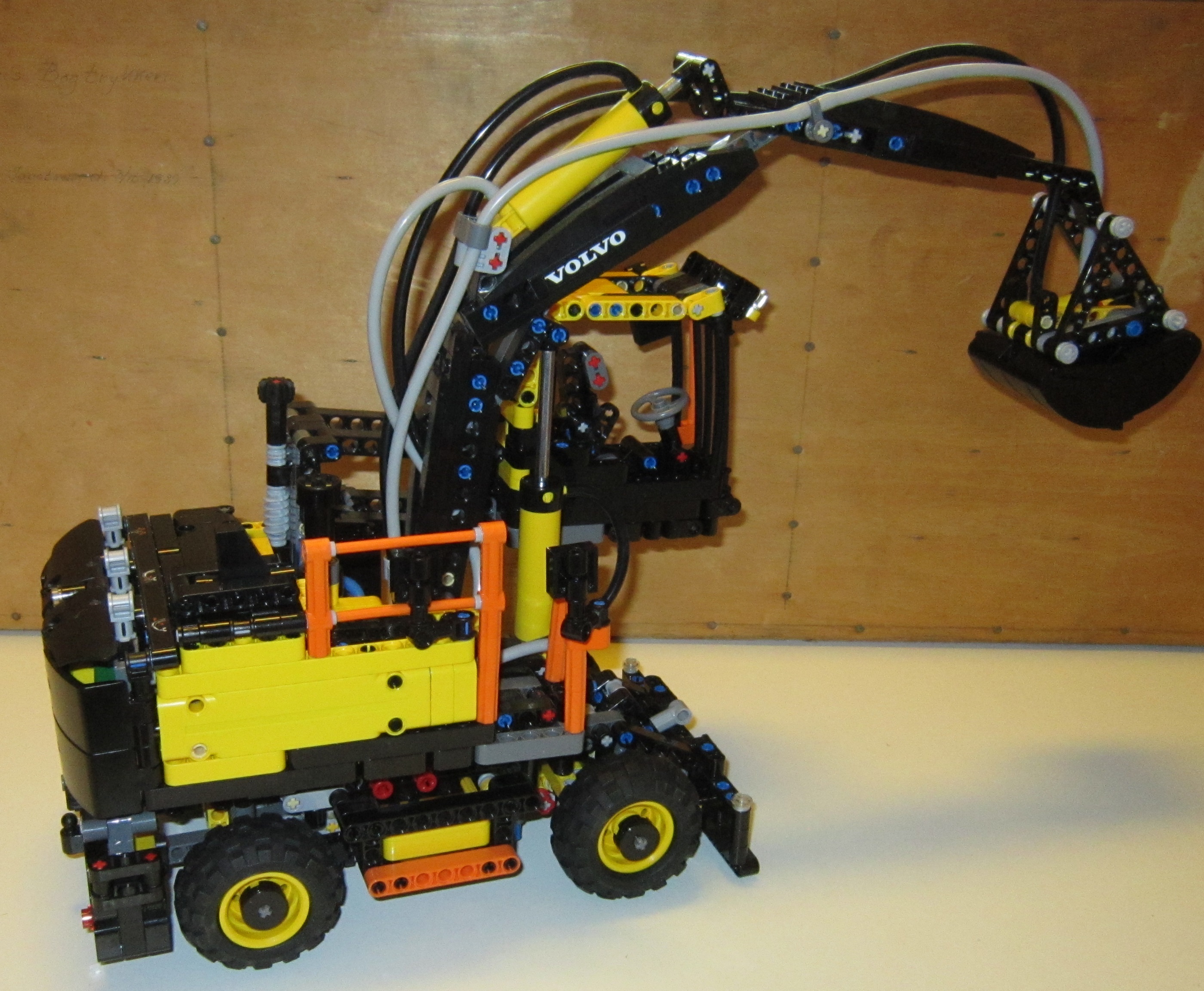 0010 Lego Technic 42053