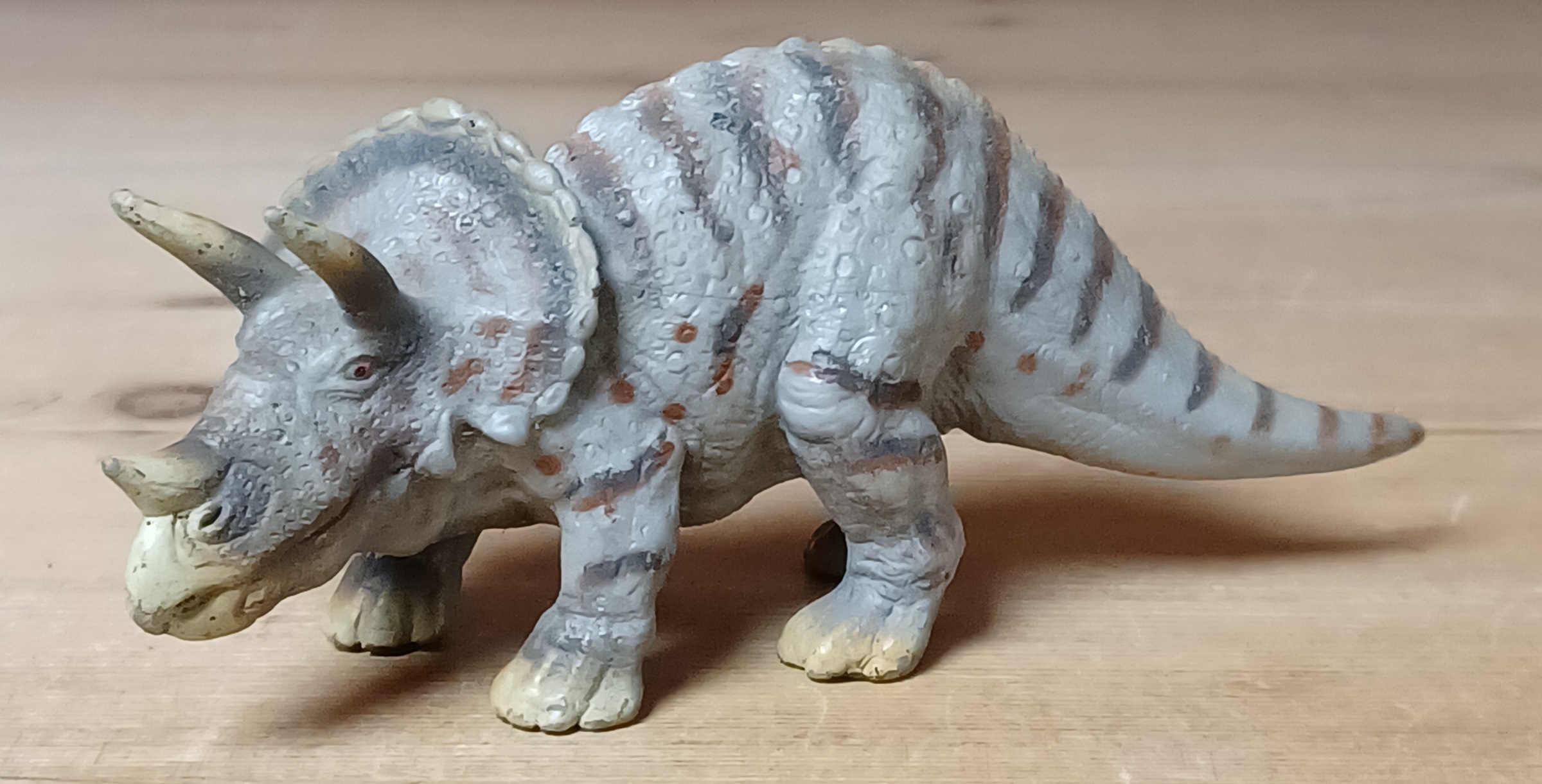 0100 Triceratops
