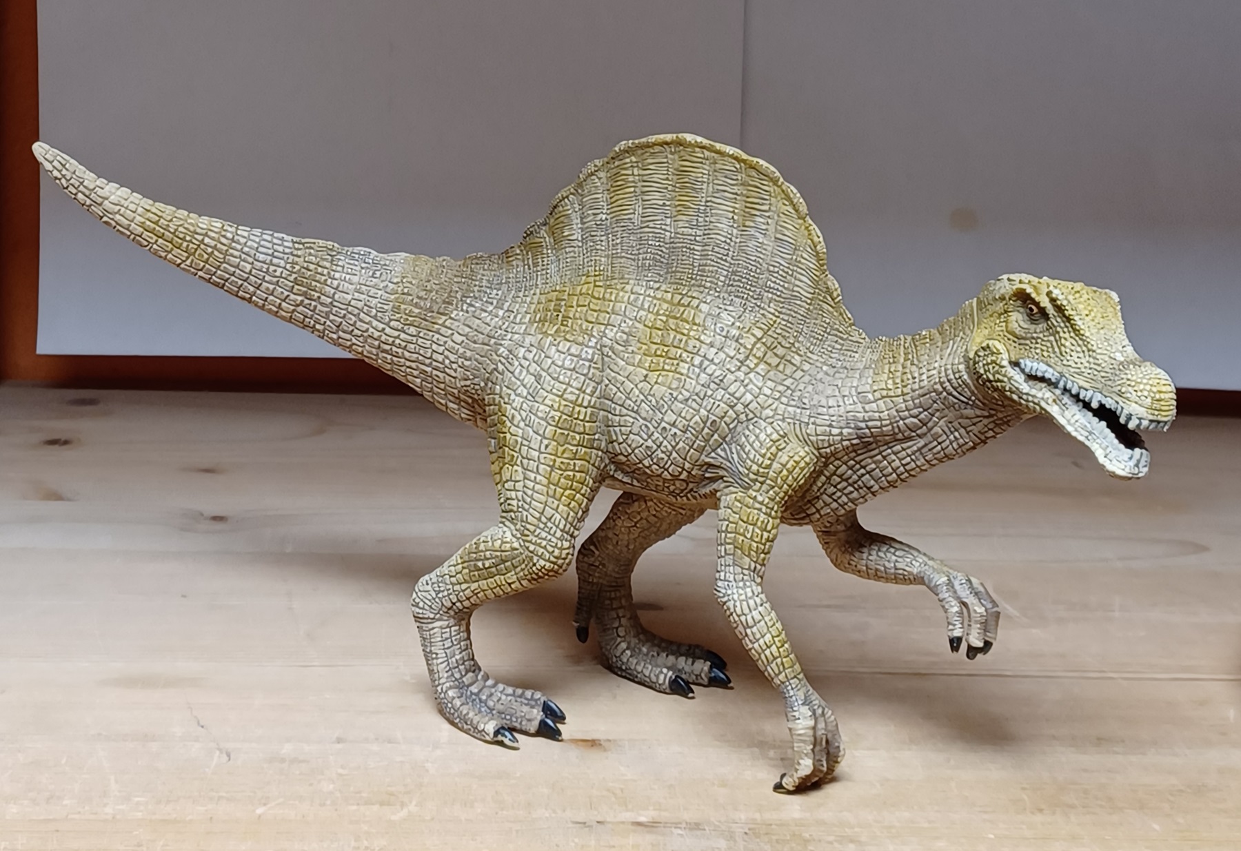 0100 Spinosaurus