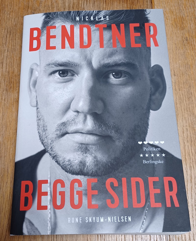Nicklas Bendtner - begge sider